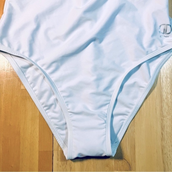 DKNY Women's Standard Elastic Strap White One Piece Swimsuit XL Beach, pool cute - Picture 5 of 13